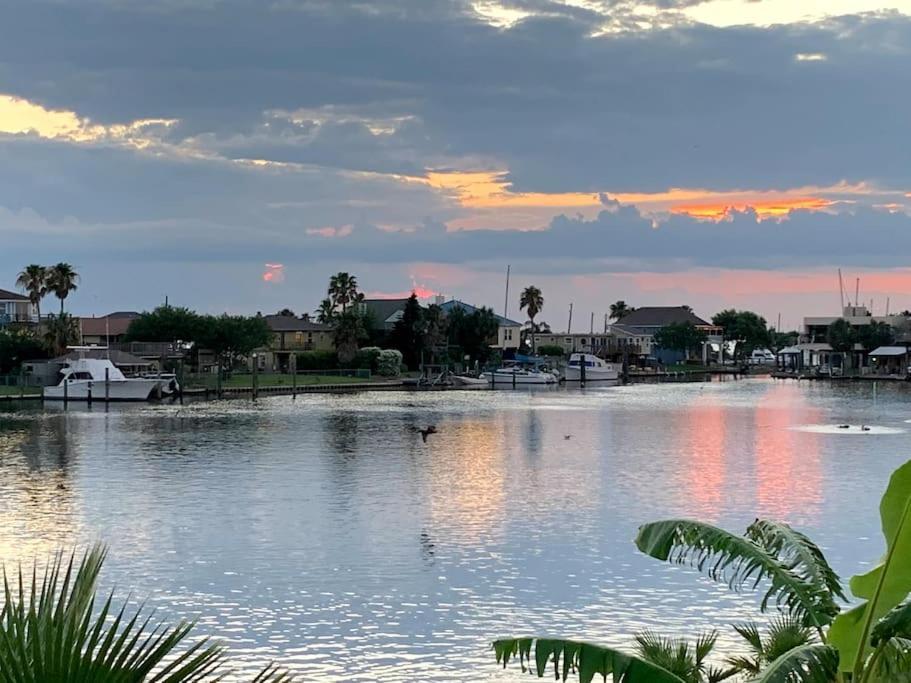 Paradise Lagoon*Bayhouse Fishing*Beach*Dogfriendly Галвестън Екстериор снимка